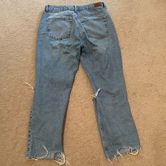COPY - Boyfriend Straight Jeans Distressed! - Picture 2 of 7